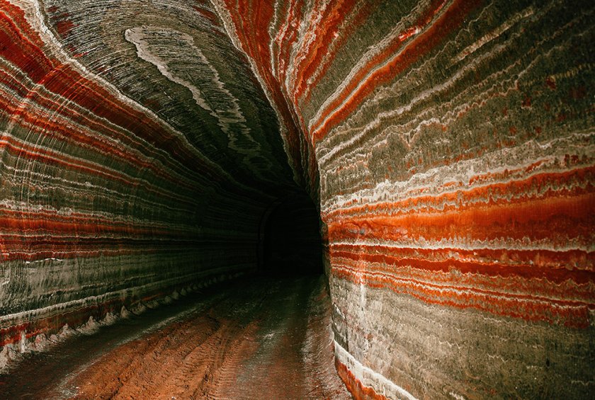 Een tunnel in een mijn waaruit potas wordt gehaald. Potas bevat kaliumcarbonaat en kaliumzouten zoals kaliumchloride en kaliumsulfaat waarvan kunstmeststoffen worden gemaakt. Bron: Sergey Mikhalenko/Shutterstock.com